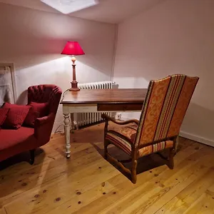 Charmante Petite Grange , Nalzen France